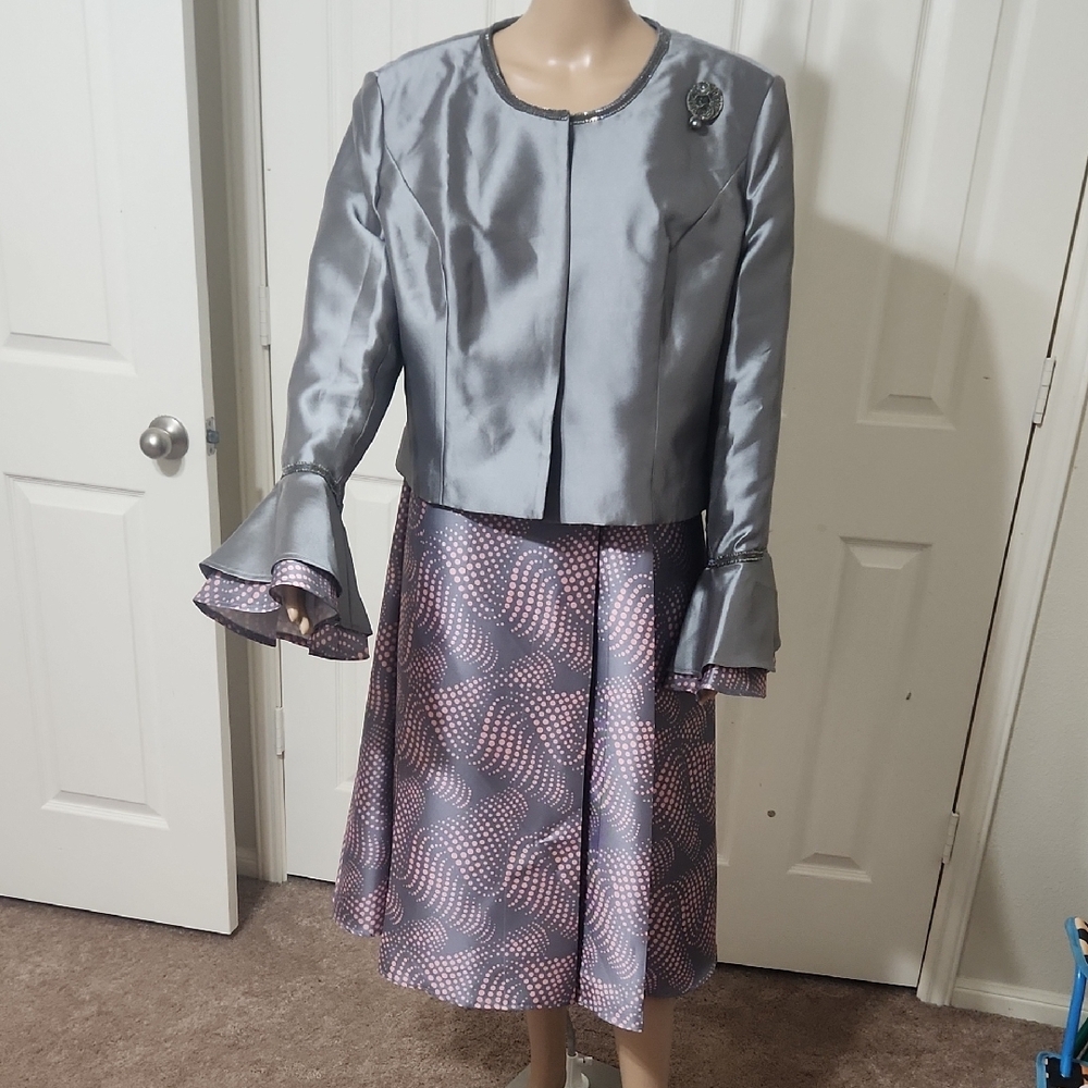 Elite 18 Shimmery Grey & Pink Ruffke Sleeve Jacket Midi Dress